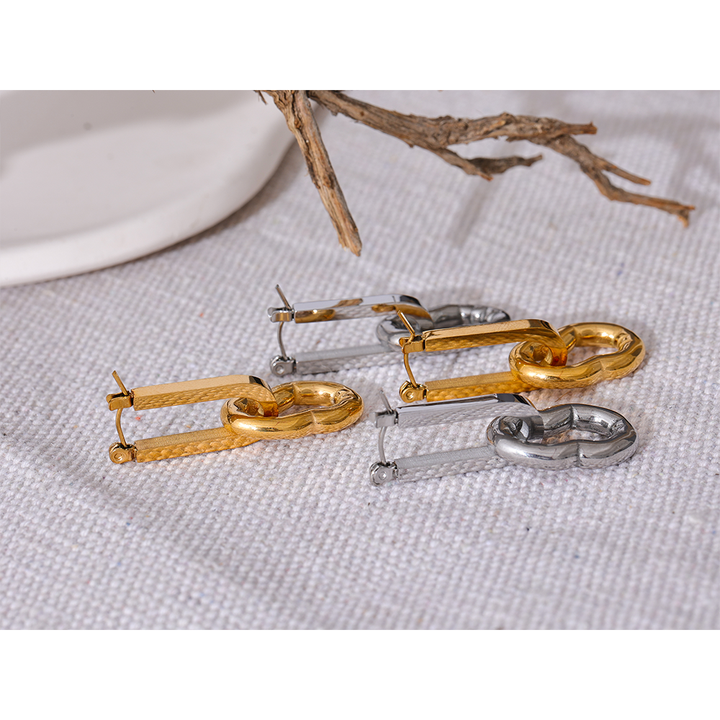 Sana Sculpted Link Earrings