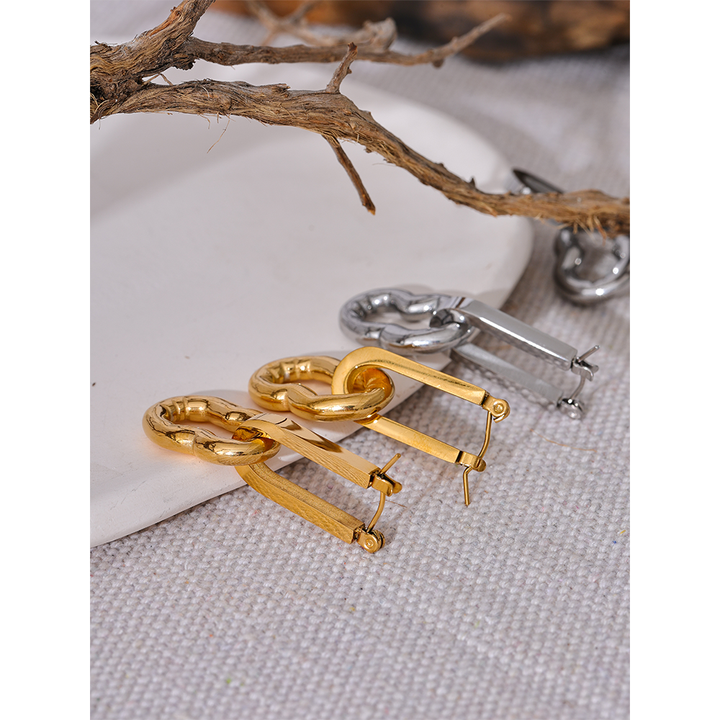 Sana Sculpted Link Earrings