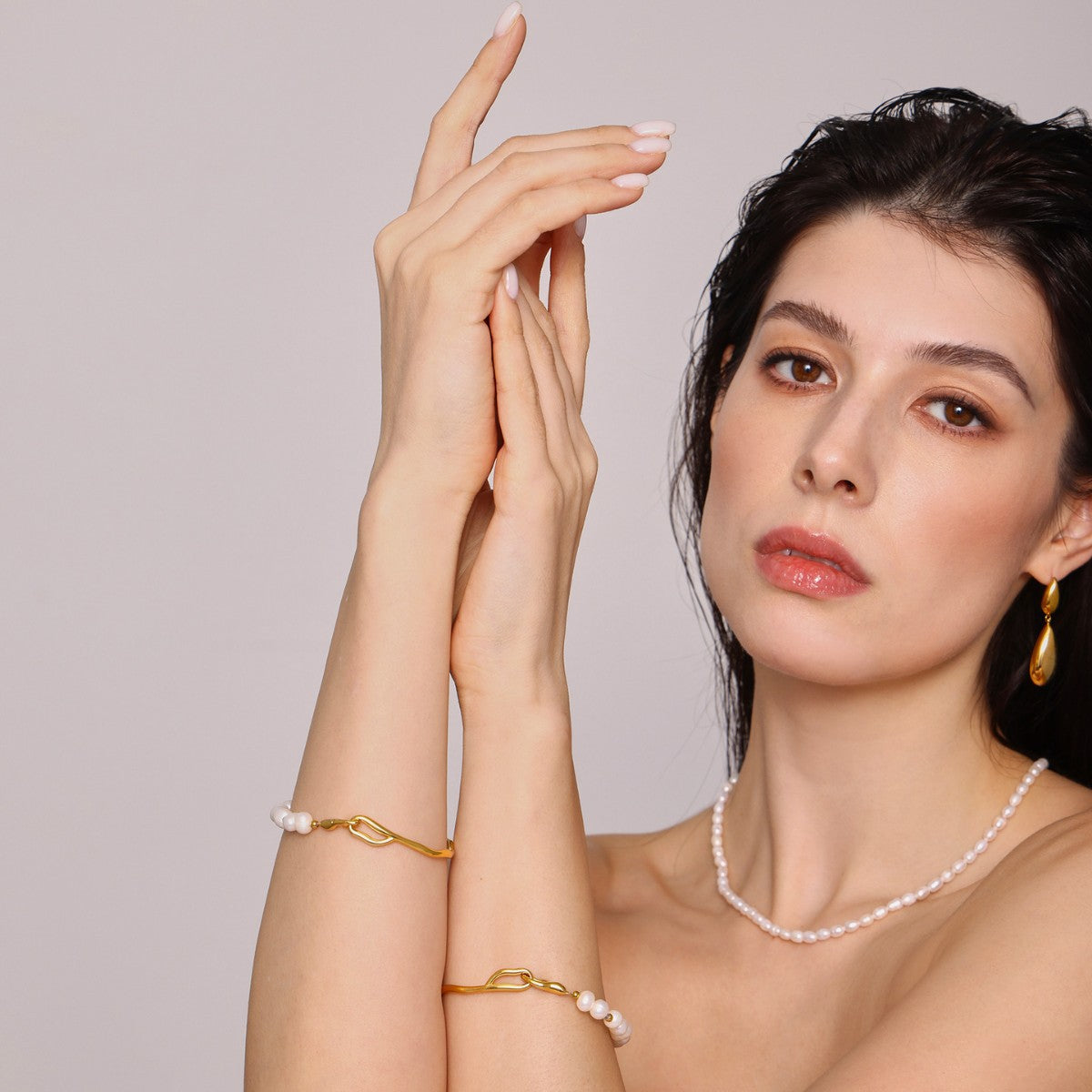 Sitara Pearl Orbit Bangle