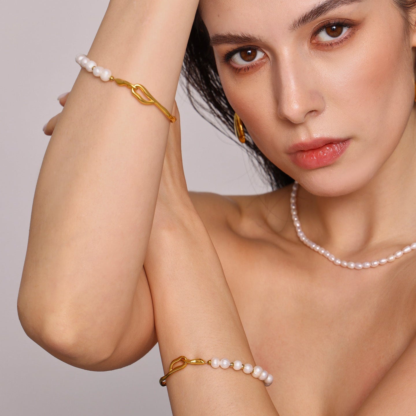 Sitara Pearl Orbit Bangle