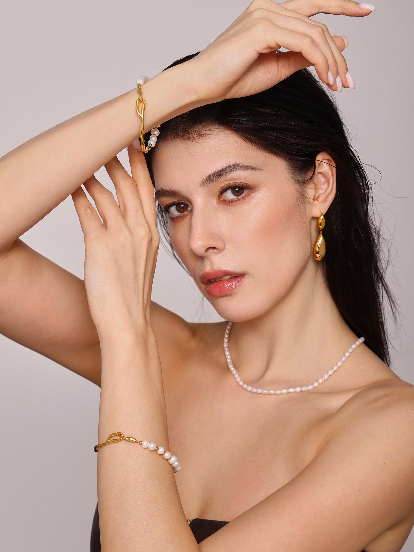 Sitara Pearl Orbit Bangle