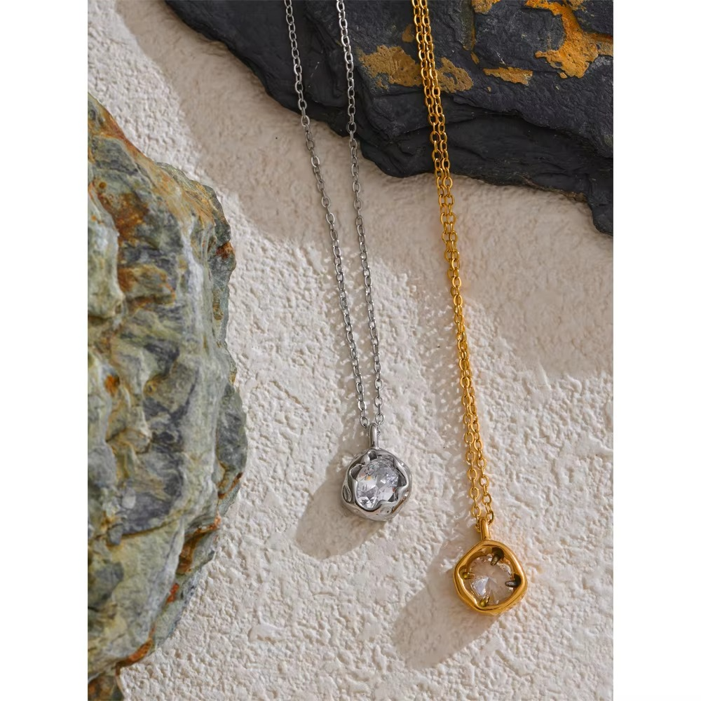 Siya Molten Gem Pendant Necklace