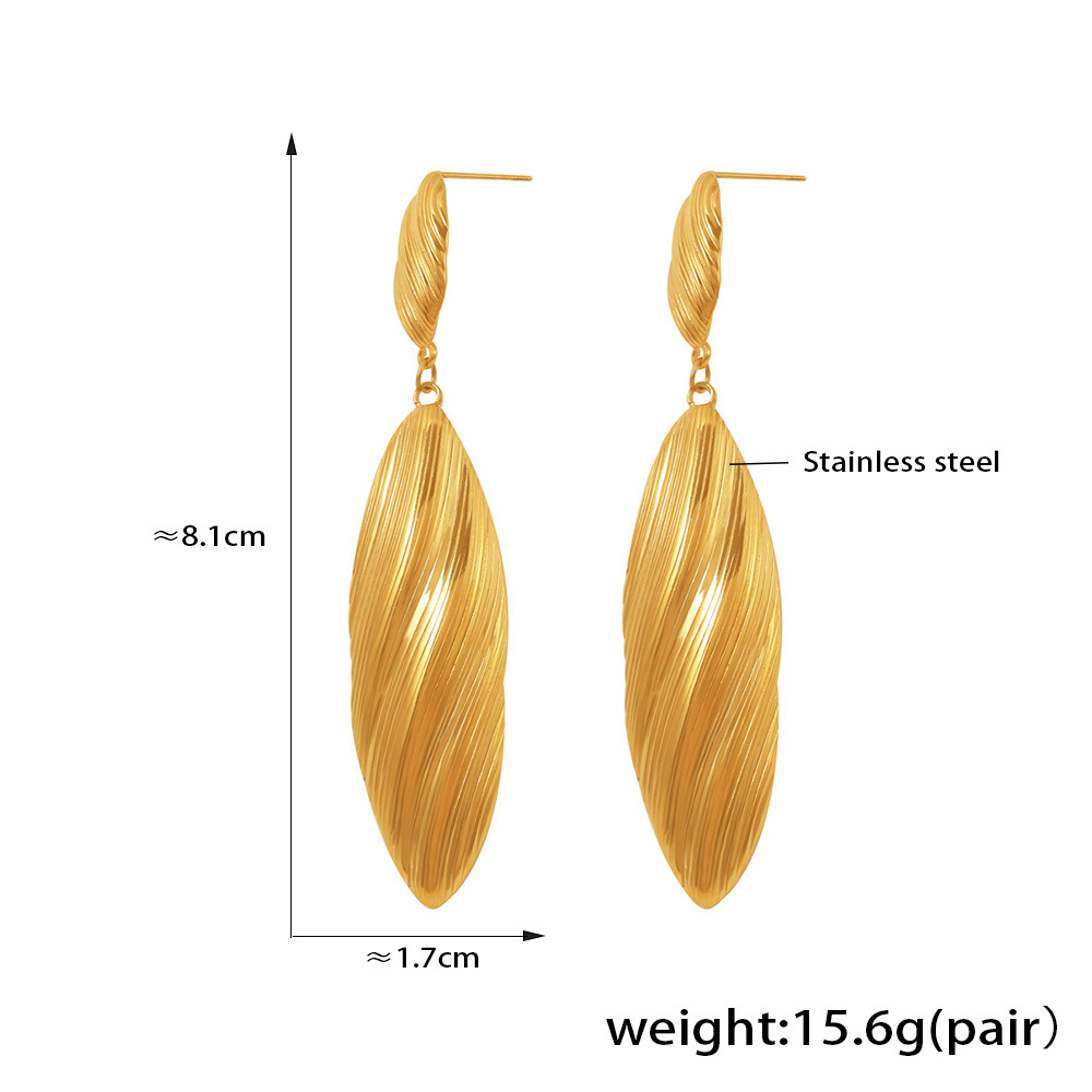 Tanvi Twist Leaf Earring