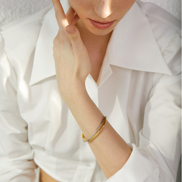 Tara Crossover-Band Bracelet