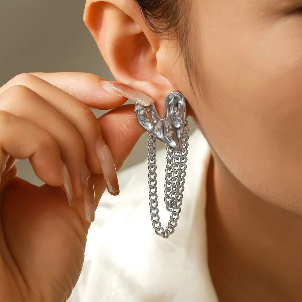 Tia Heart Chain Drops