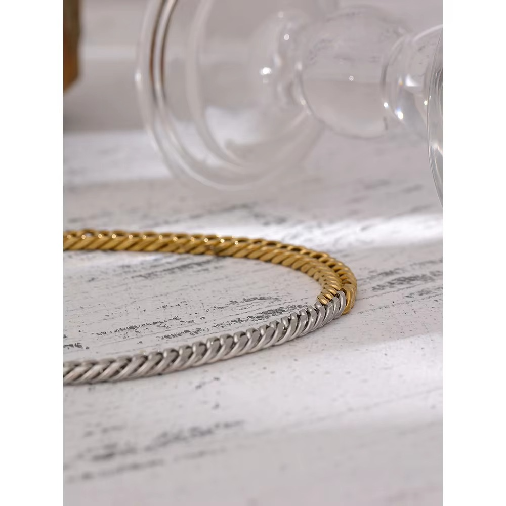 Zoya Dual Tone Chain Necklace