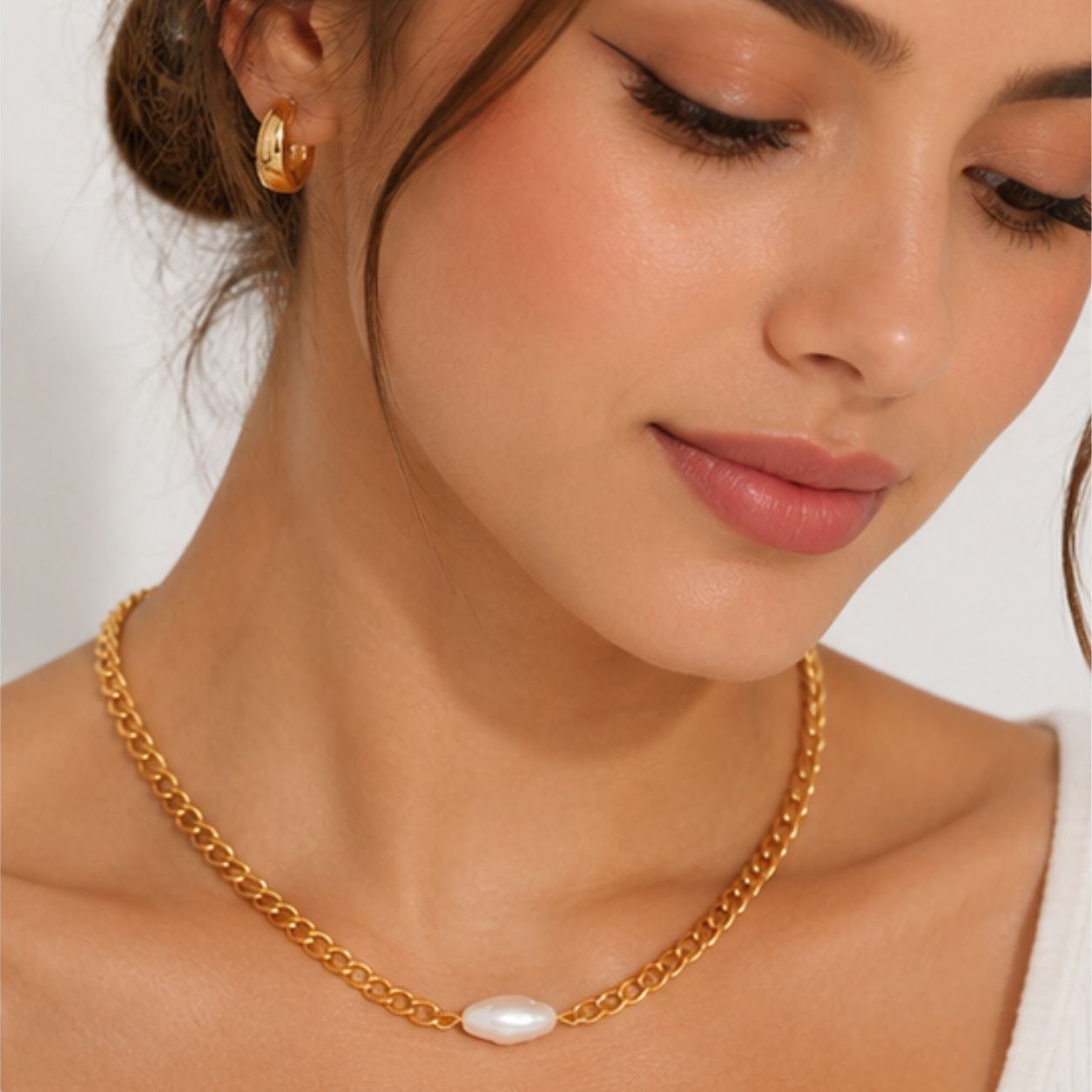 Saanvi Chunky Pearl Chain Necklace