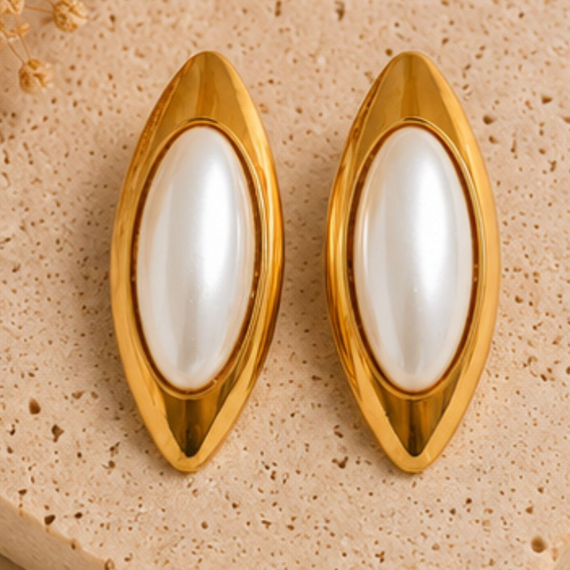 Zehra Pearl Capsule Earrings