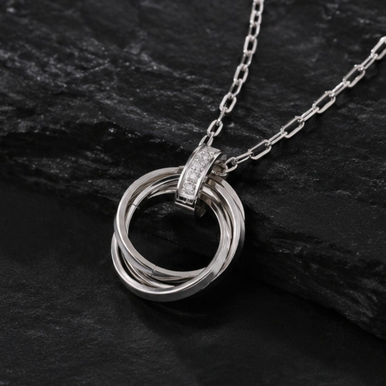 Saanvi Orbit Necklace