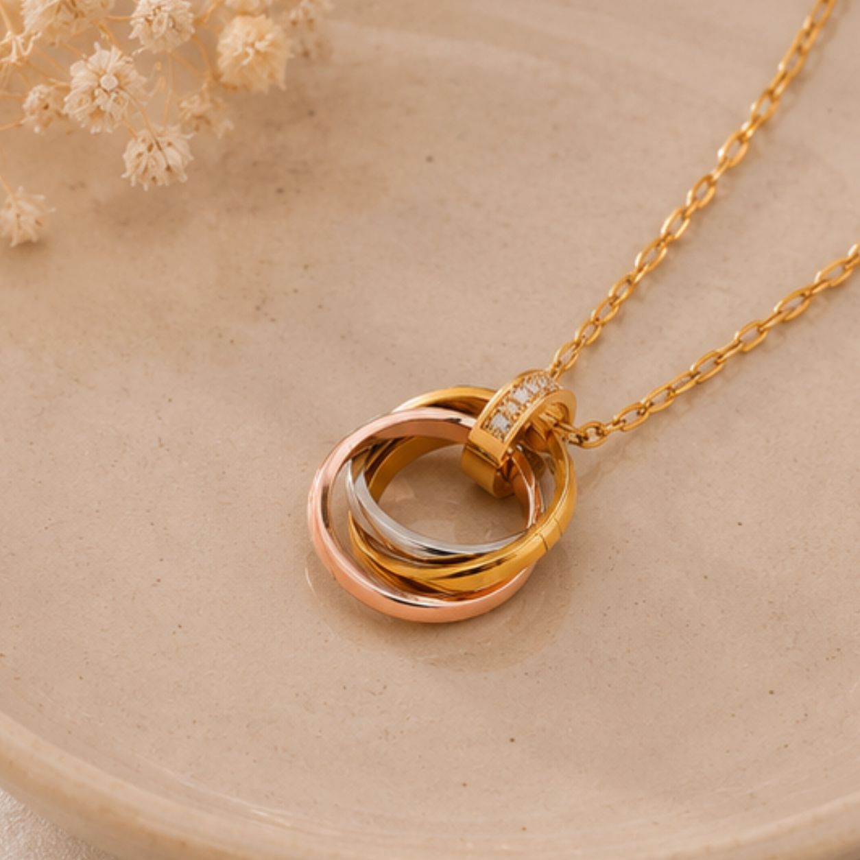 Saanvi Orbit Necklace