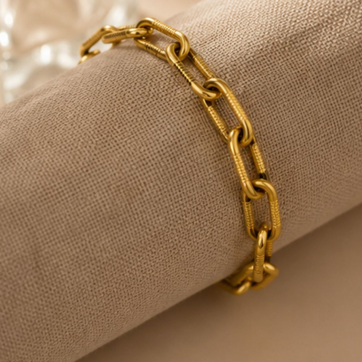 Aarohi Cable Bracelet