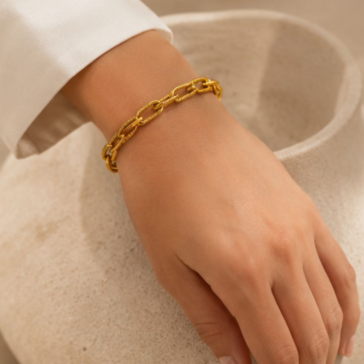 Aarohi Cable Bracelet