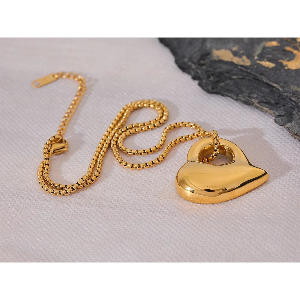Aahana Heartfall Necklace
