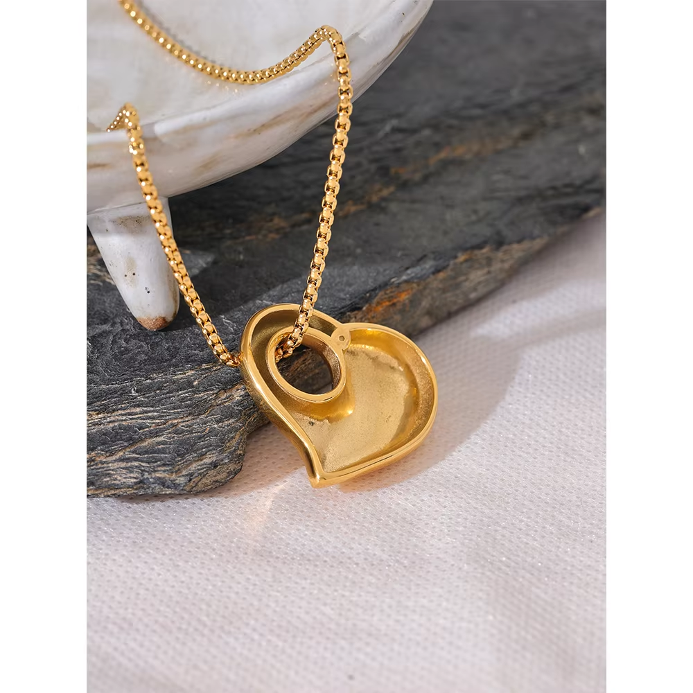 Aahana Heartfall Necklace
