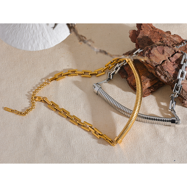 Aarohi Coil Choker Necklace