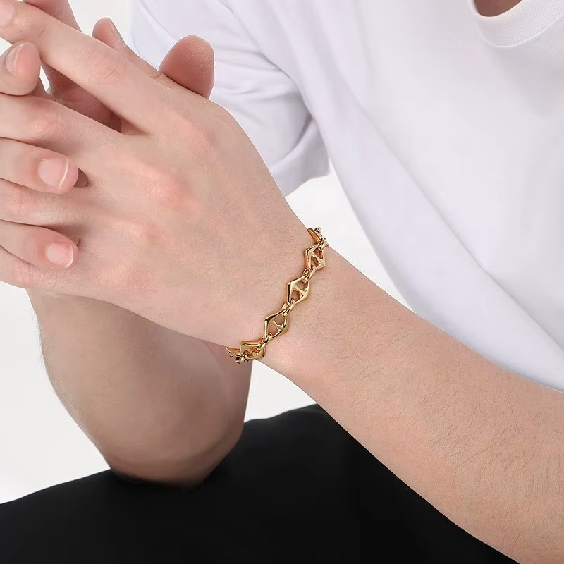 Dara Geo Twist Bracelet