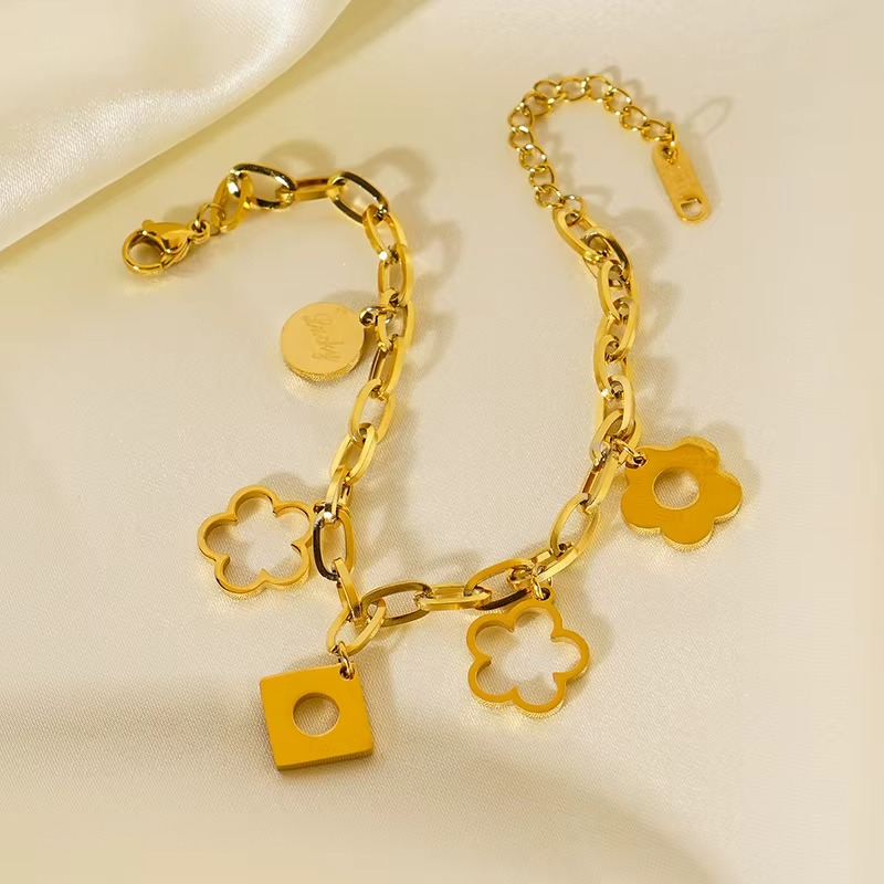 Ishani Bloom Charm Bracelet