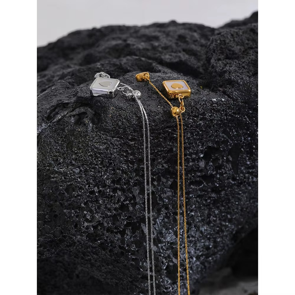 Meher Streamline Lariat