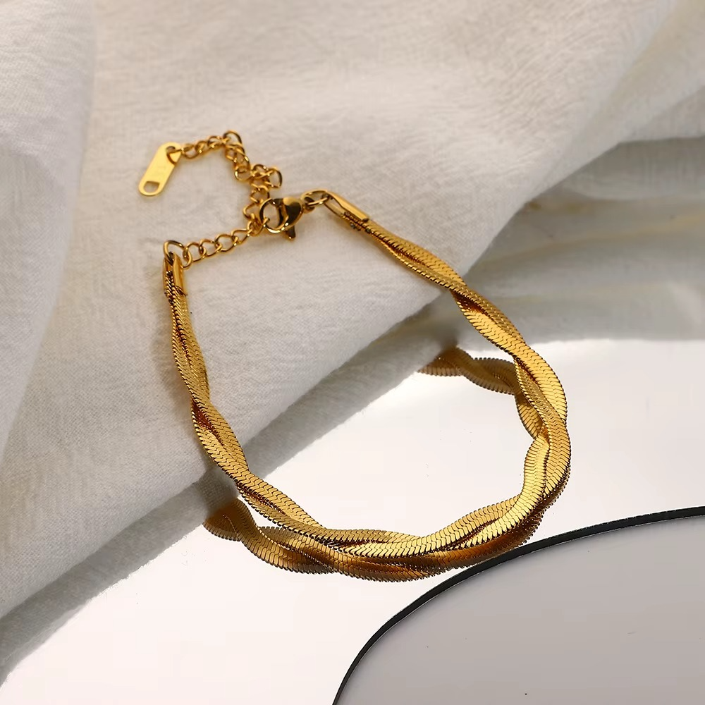Niva Serpent Twist Bracelet