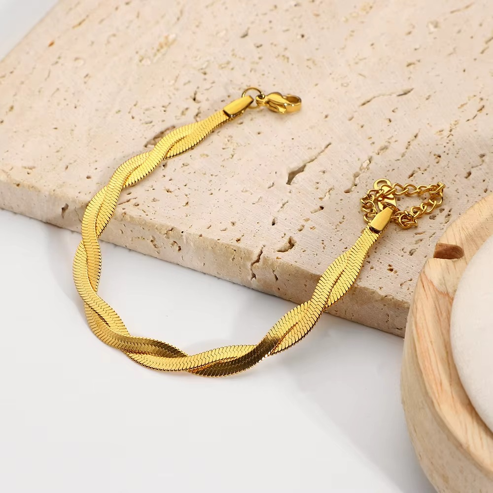 Niva Serpent Twist Bracelet