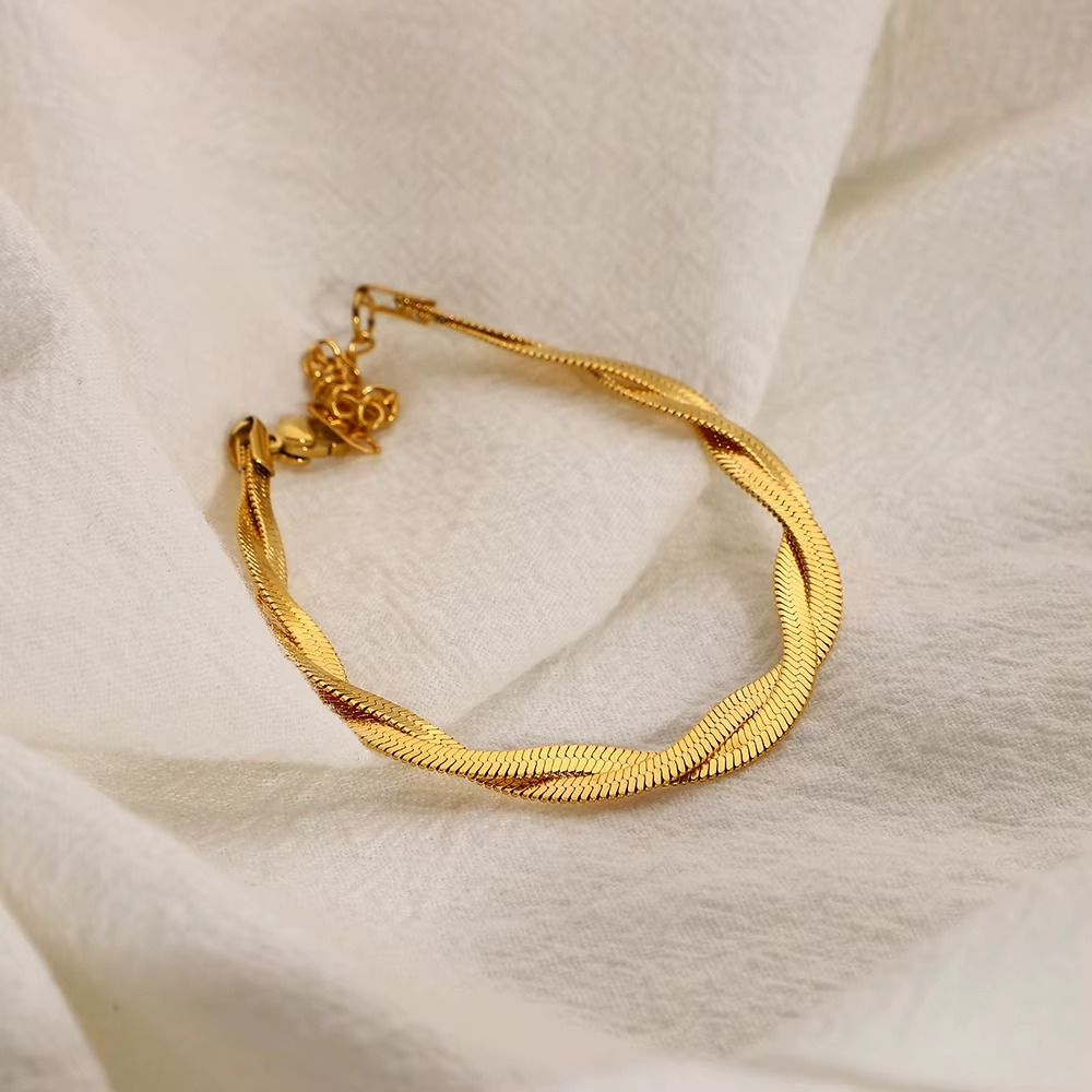 Niva Serpent Twist Bracelet
