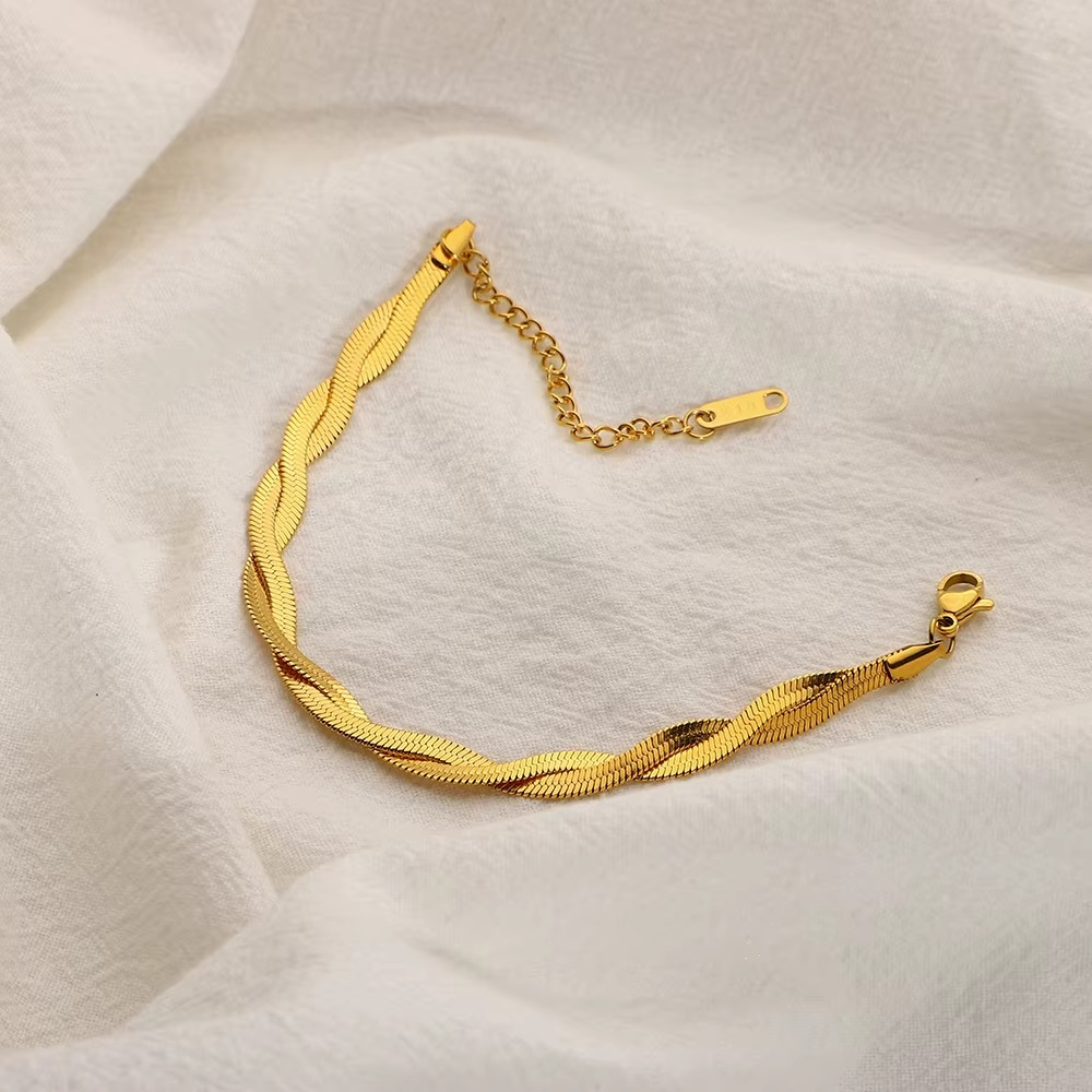 Niva Serpent Twist Bracelet
