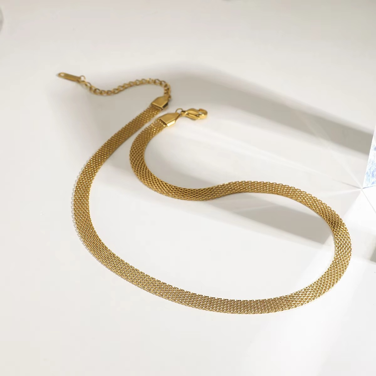 Noor Mesh Choker