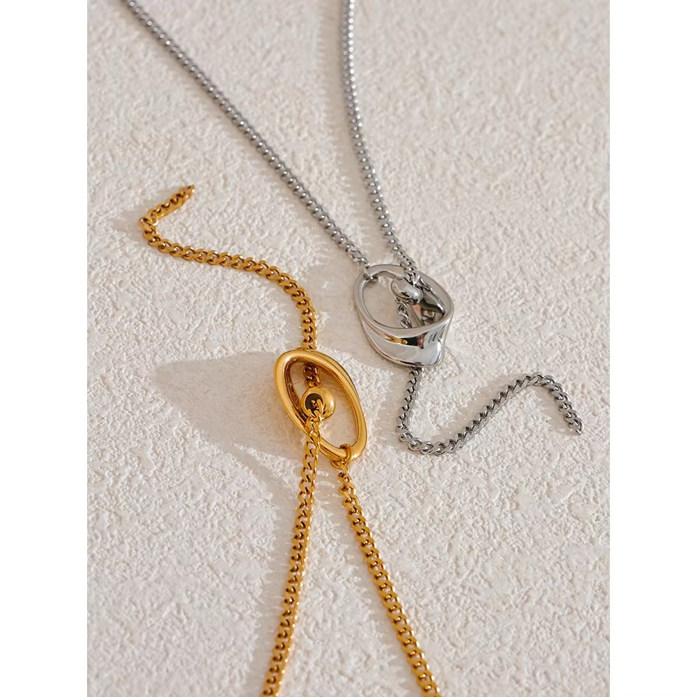 Rhea Bold Link Necklace