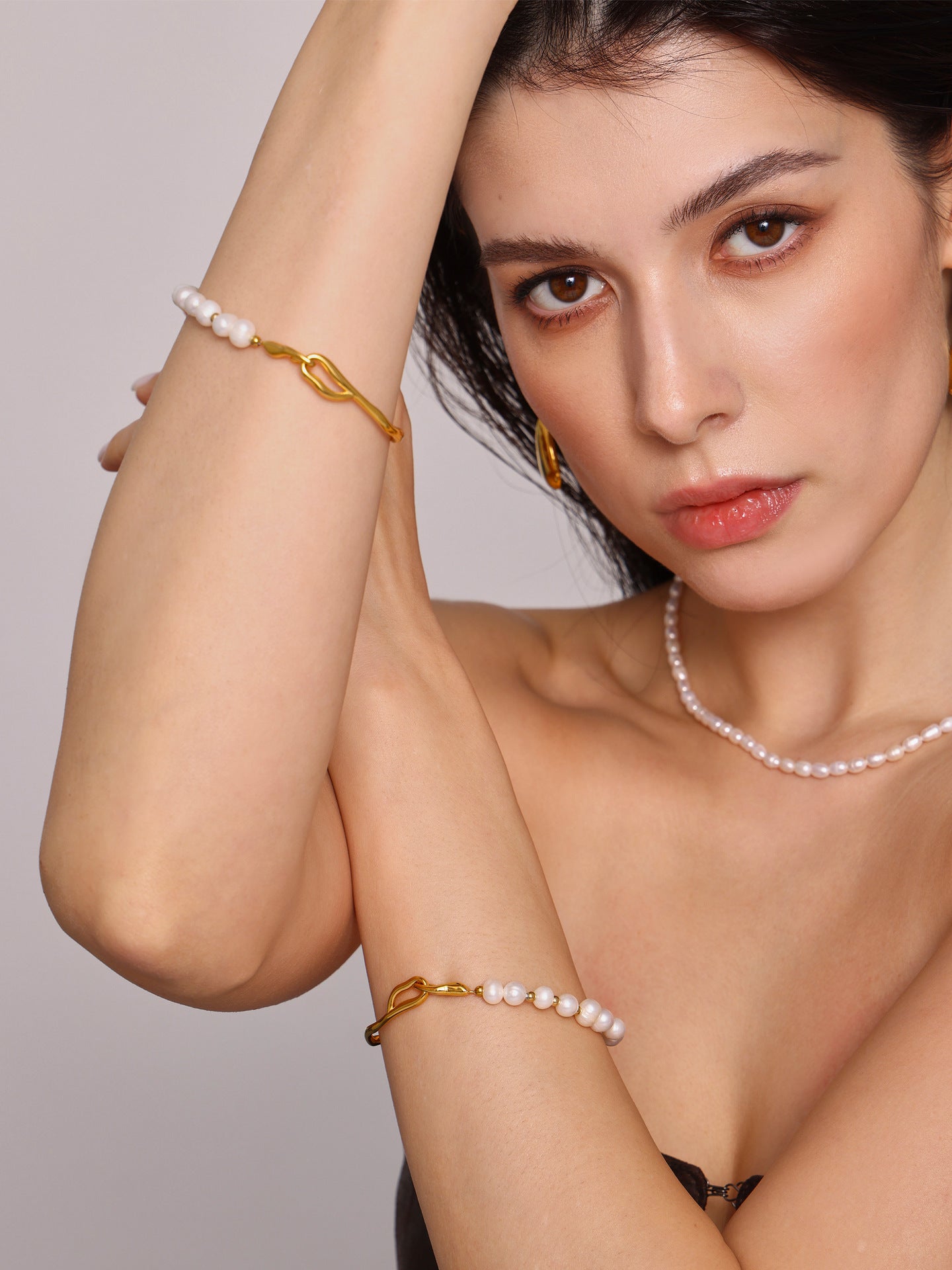 Sitara Pearl Orbit Bangle