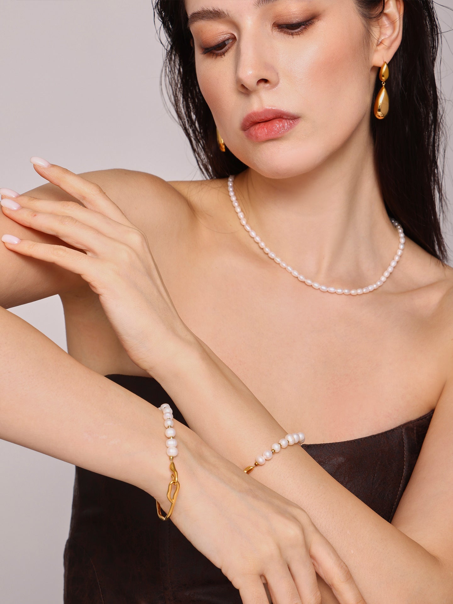 Sitara Pearl Orbit Bangle