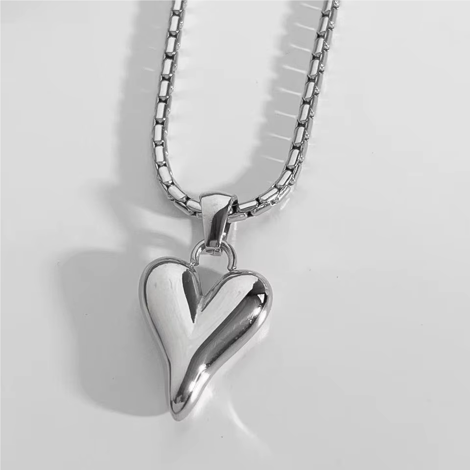 Vanya Heart Necklace