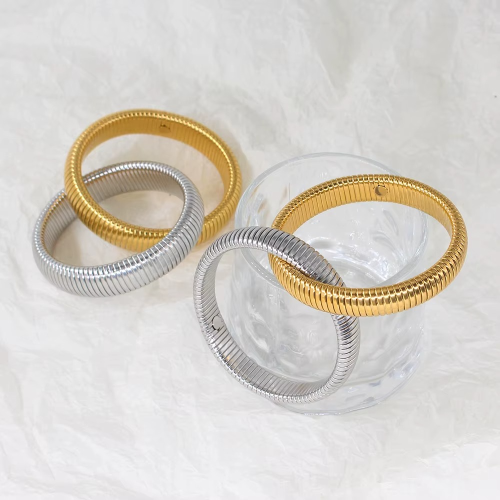 Zoya Dual Color Criss Cross Bangle
