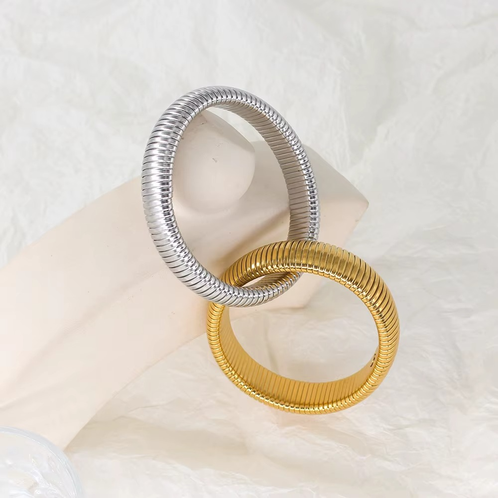 Zoya Dual Color Criss Cross Bangle