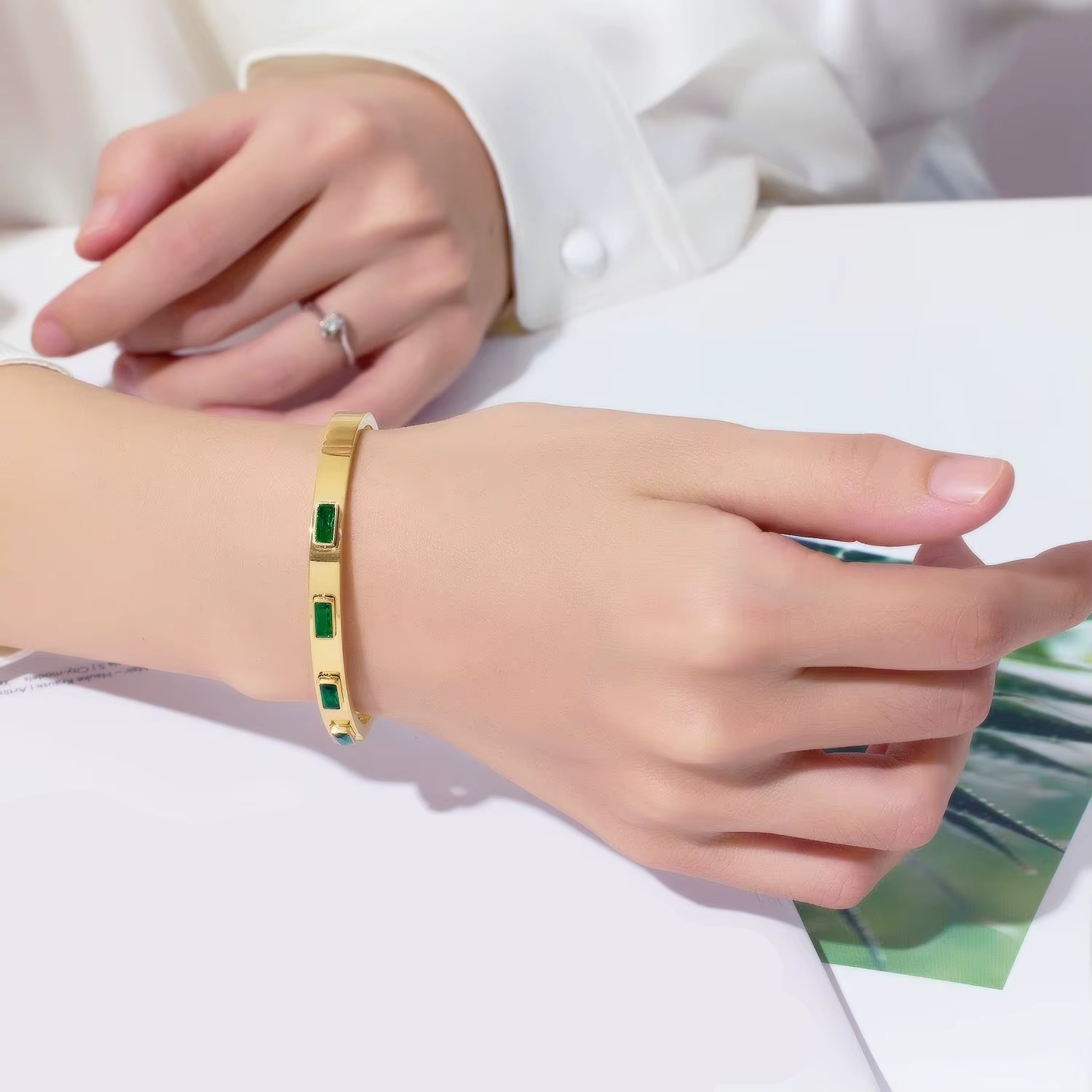 Zoya Emerald Stud Bangle