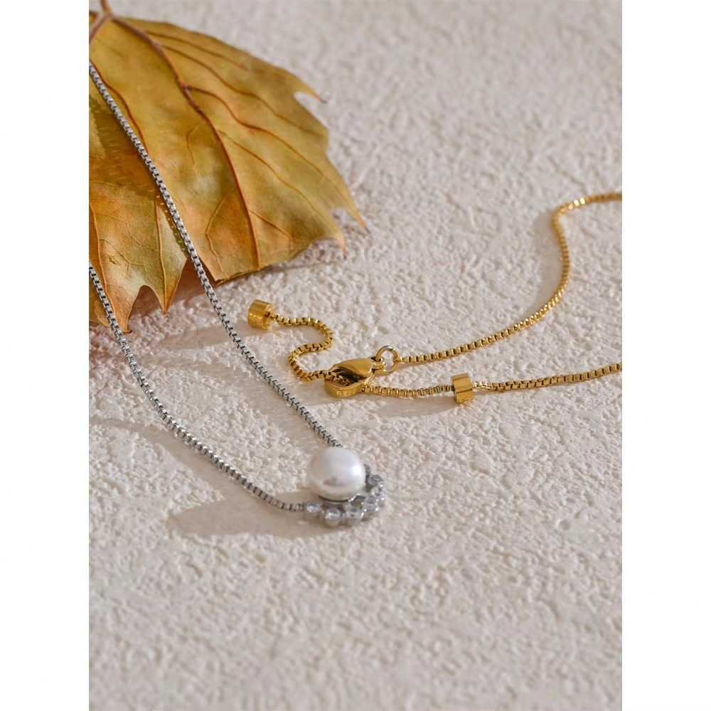 Zoya Spike Necklace