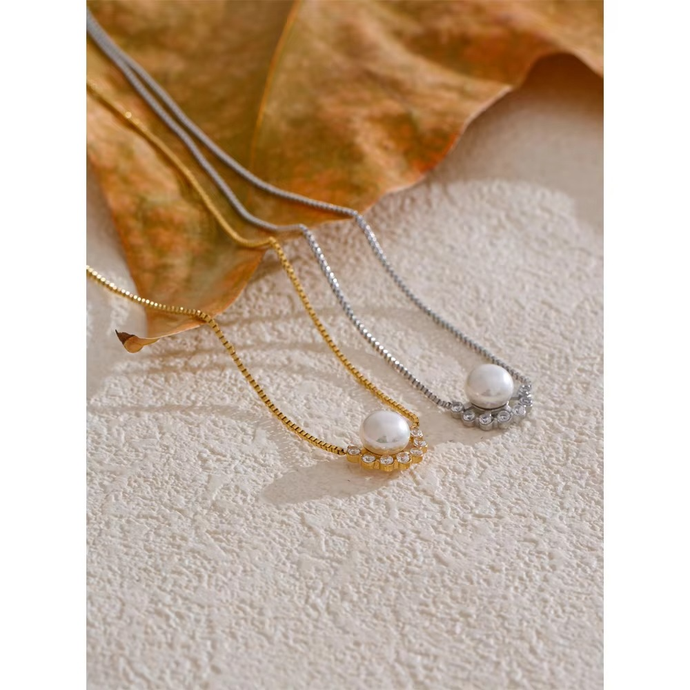 Zoya Spike Necklace